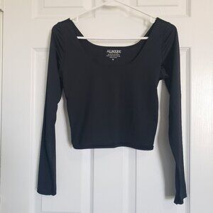 Almere Athletic Crop Top Size M Long Sleeve Black Compression Dance Gym Casual